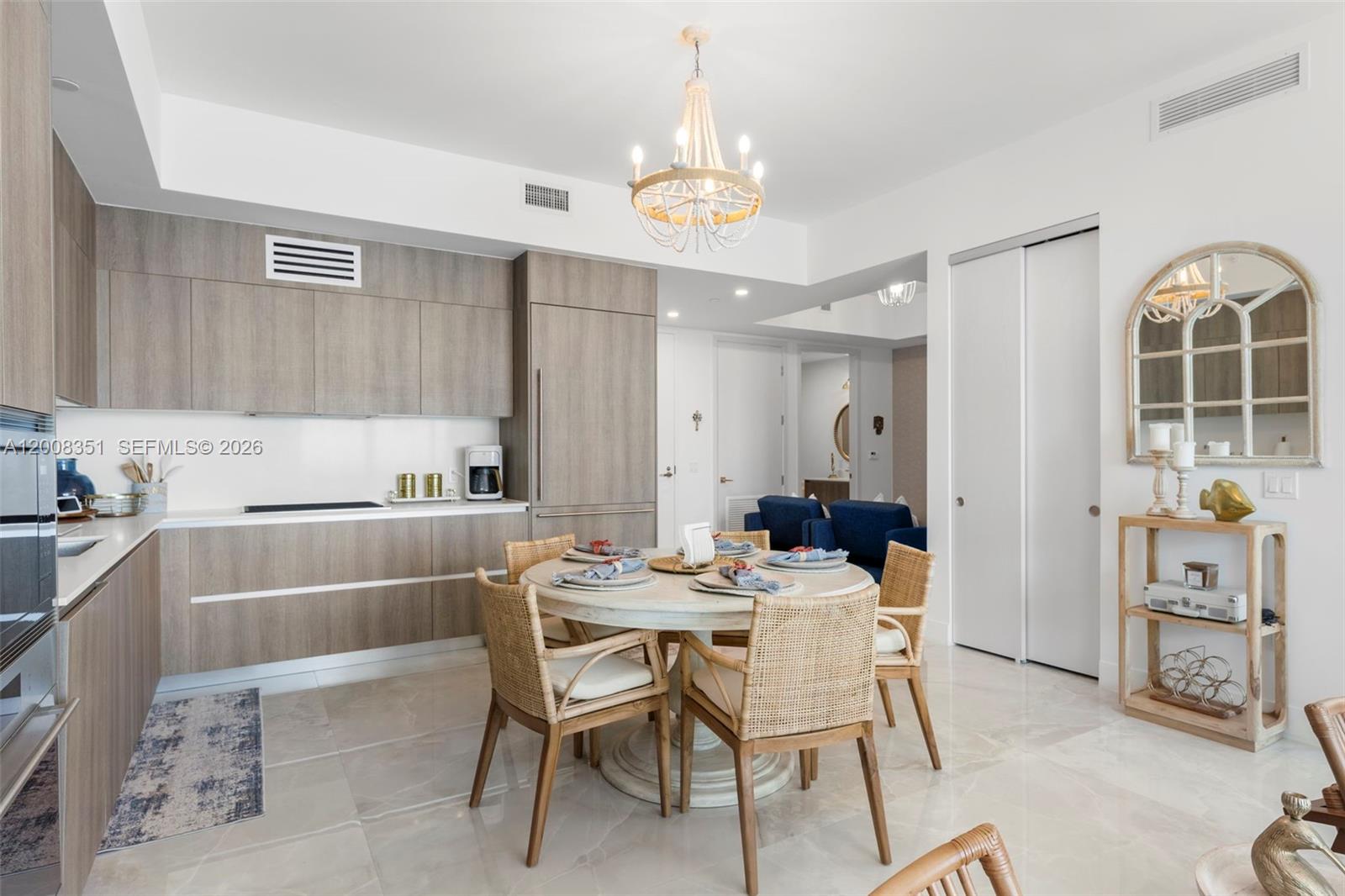 802 2 / 3 1385 sq. ft. $ 2026-04-27 0 foto