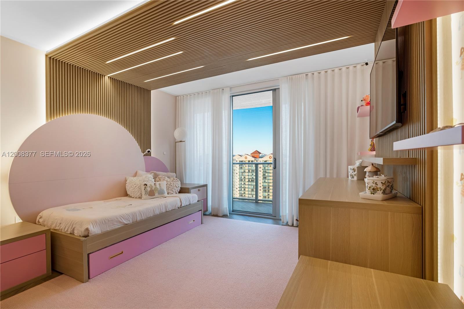 5-2403 4 / 5 3094 sq. ft. $ 2026-04-27 0 Photo