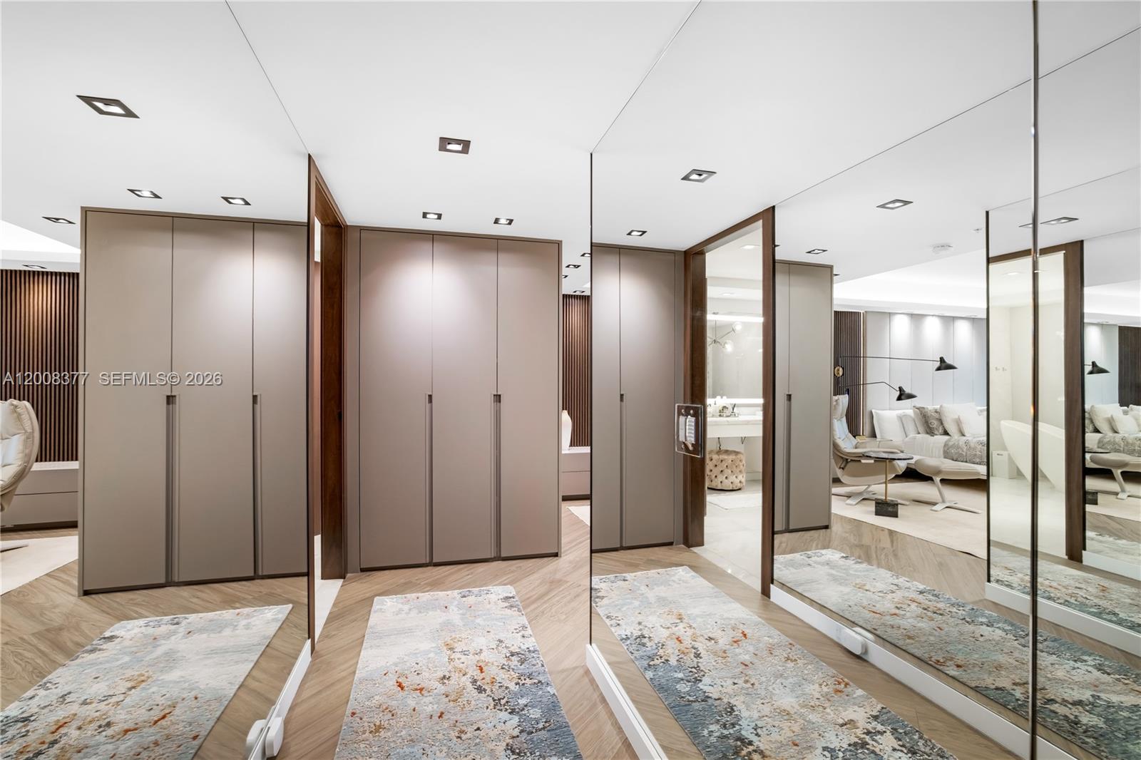 5-2403 4 / 5 3094 sq. ft. $ 2026-04-27 0 Photo