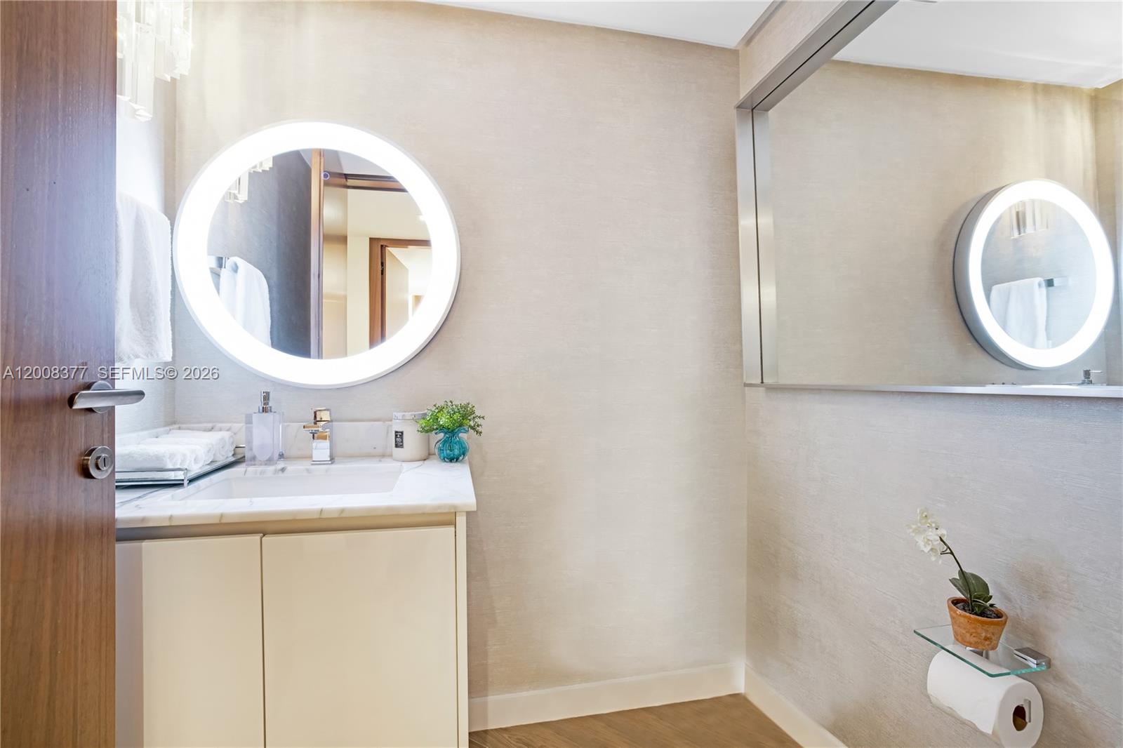 5-2403 4 / 5 3094 sq. ft. $ 2026-04-27 0 Photo