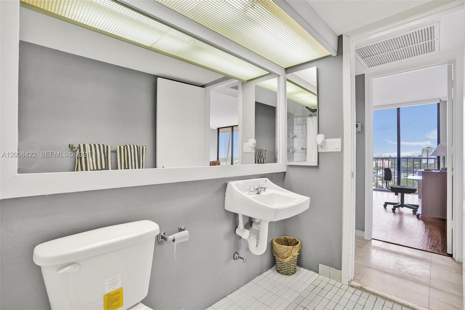 Photo of 19355 Turnberry Way  #8K, Aventura, Florida, 33180 - 