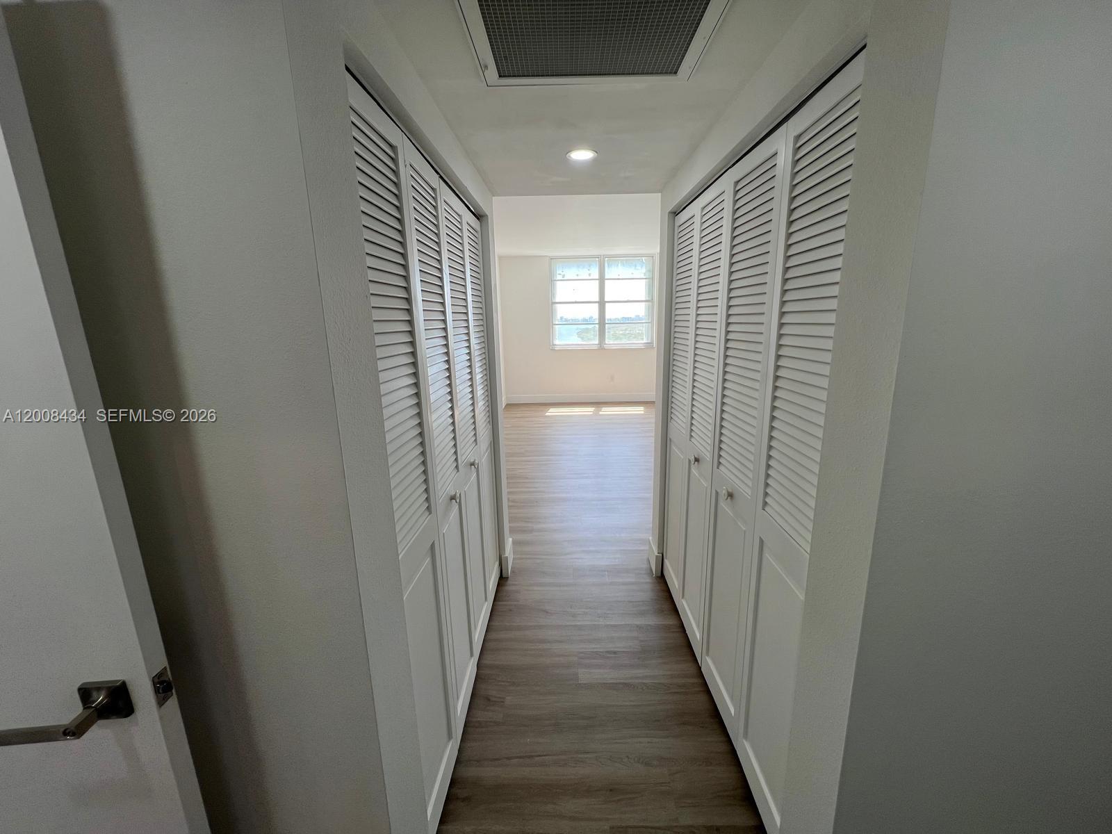 1120 2 / 2 1120 sq. ft. $ 2026-04-27 0 Photo