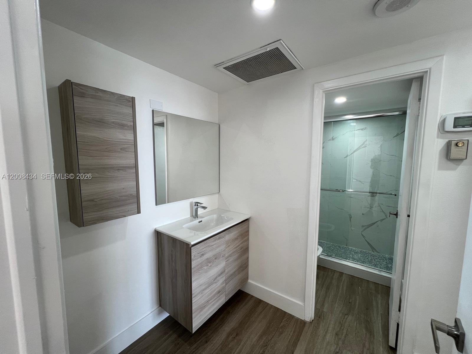 1120 2 / 2 1120 sq. ft. $ 2026-04-27 0 Photo