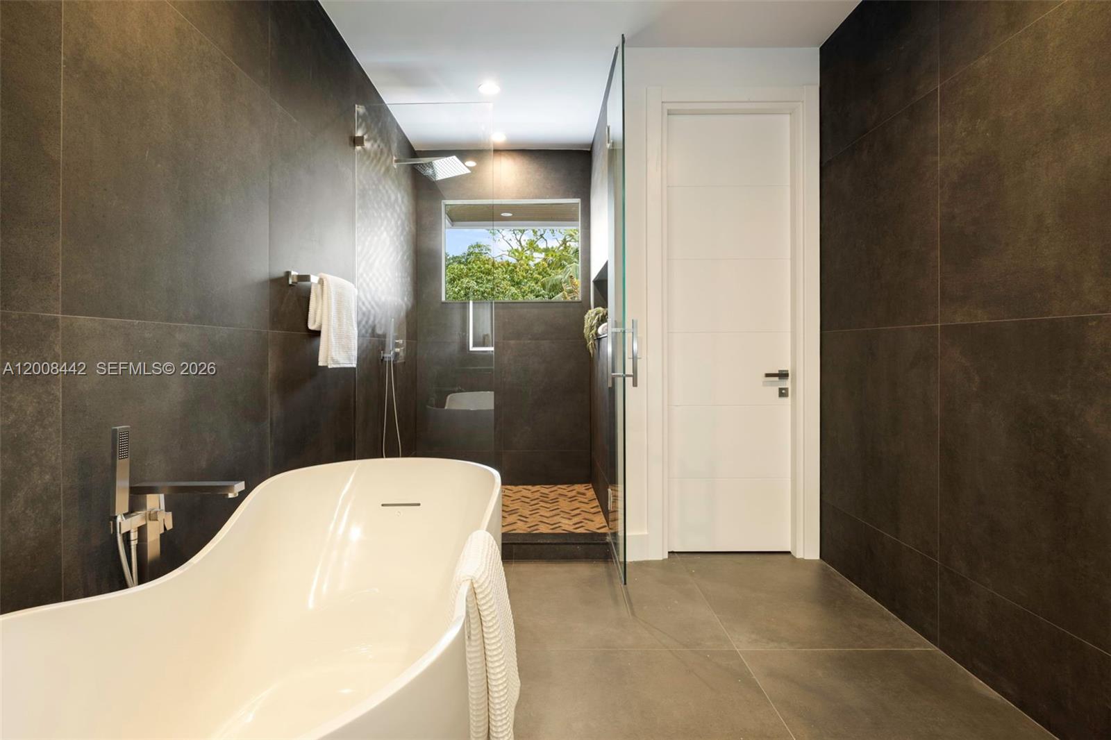   /  2814 sq. ft. $ 2026-04-27 0 Photo