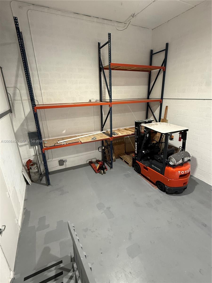 12  /   sq. ft. $ 2026-04-27 0 Photo
