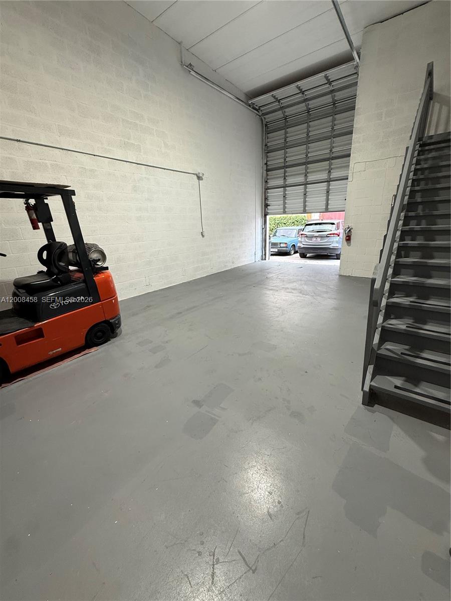 12  /   sq. ft. $ 2026-04-27 0 Photo