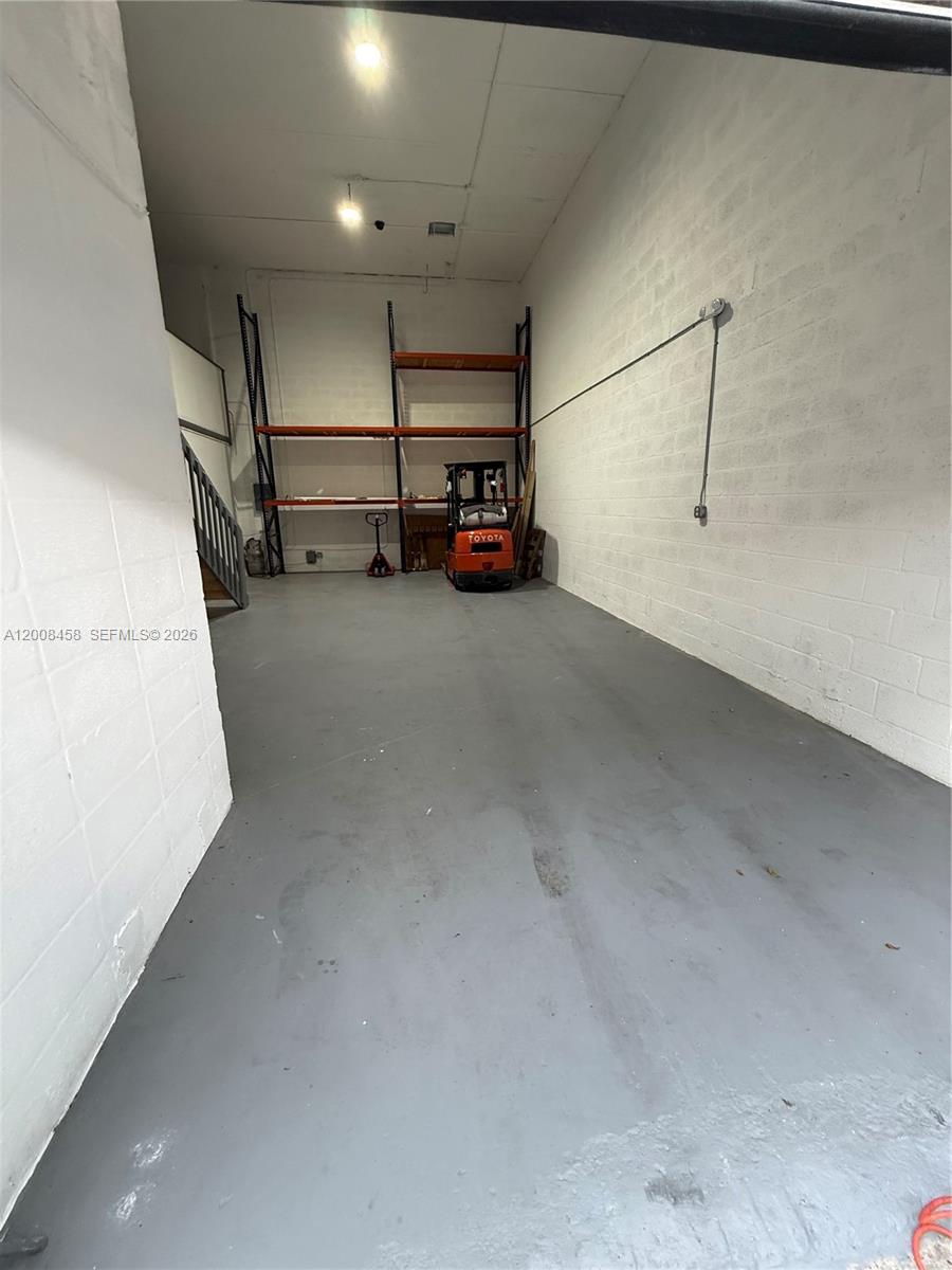 12  /   sq. ft. $ 2026-04-27 0 Photo
