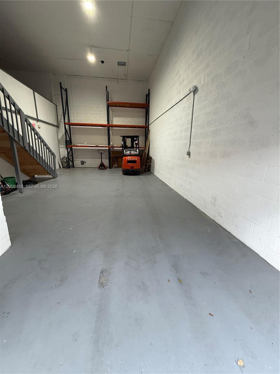 12  /   sq. ft. $ 2026-04-27 0 Photo