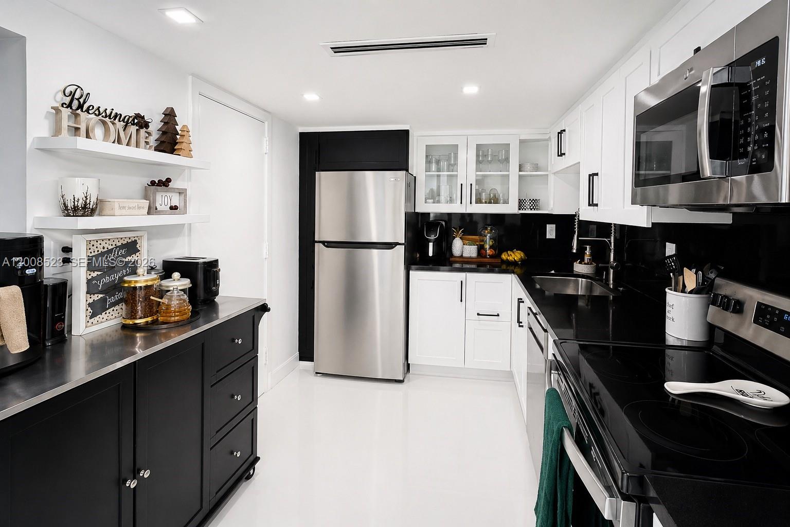 PH11 1 / 2 762 sq. ft. $ 2026-04-27 0 Photo