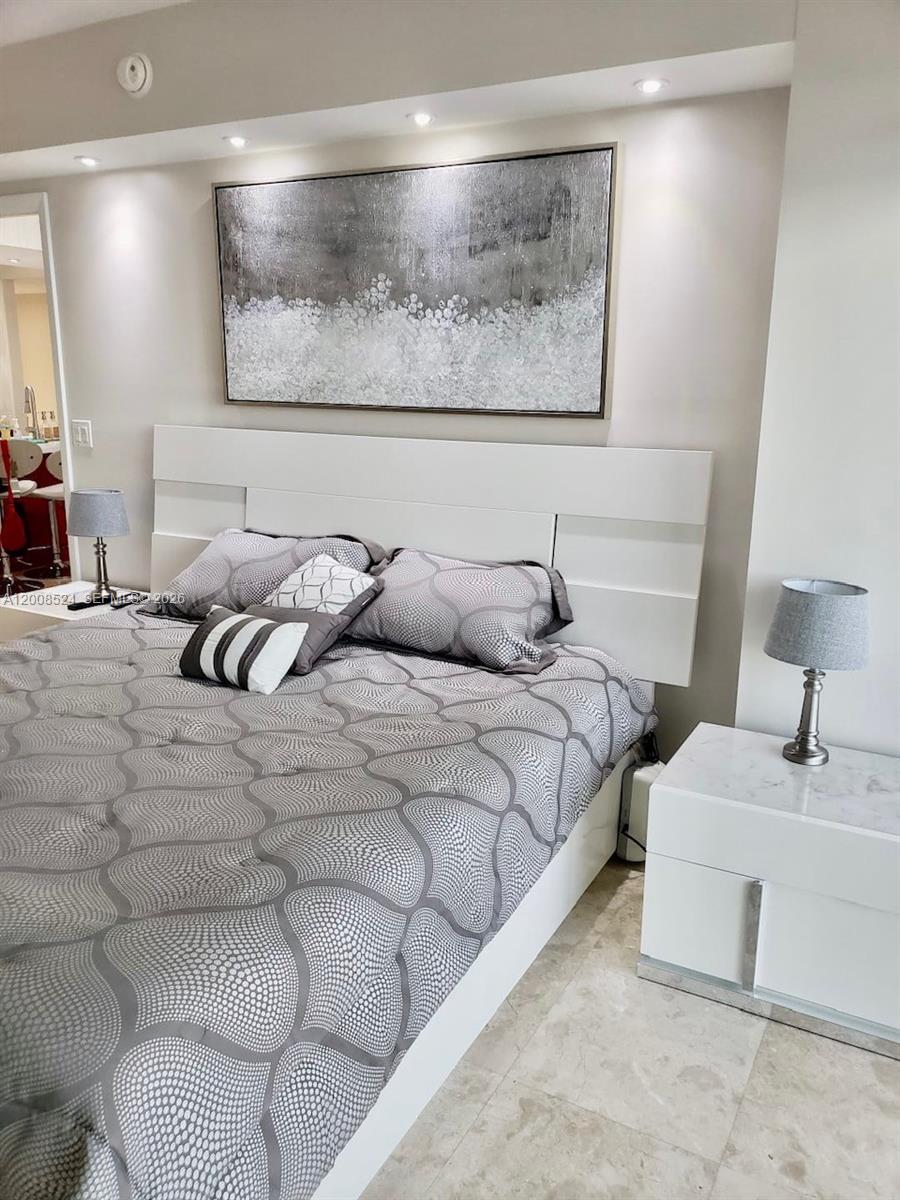 3910 2 / 2 1337 sq. ft. $ 2026-05-22 0 Photo