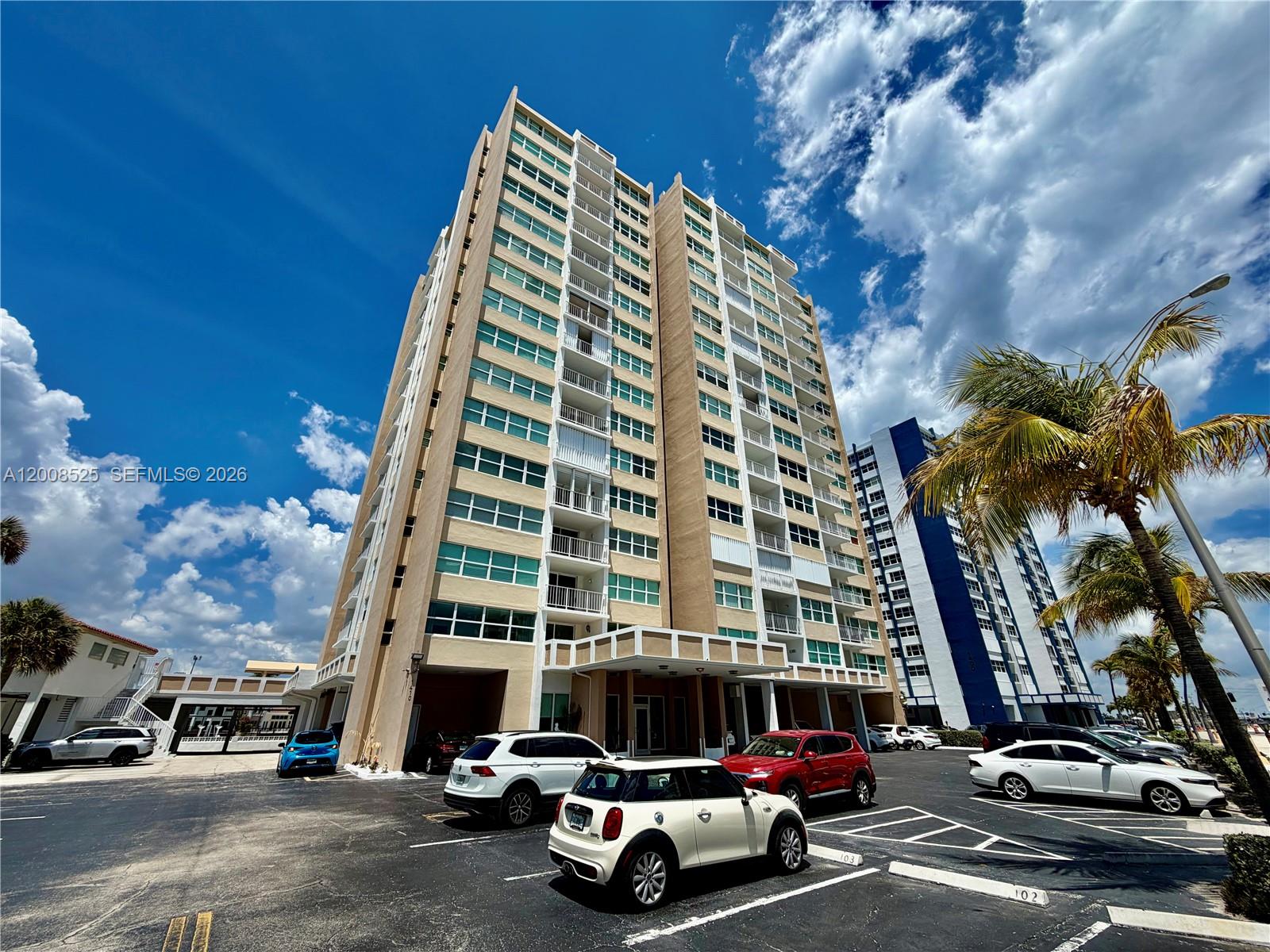 Photo of 1410 Ocean Dr  #607, Hollywood, Florida, 33019 - 