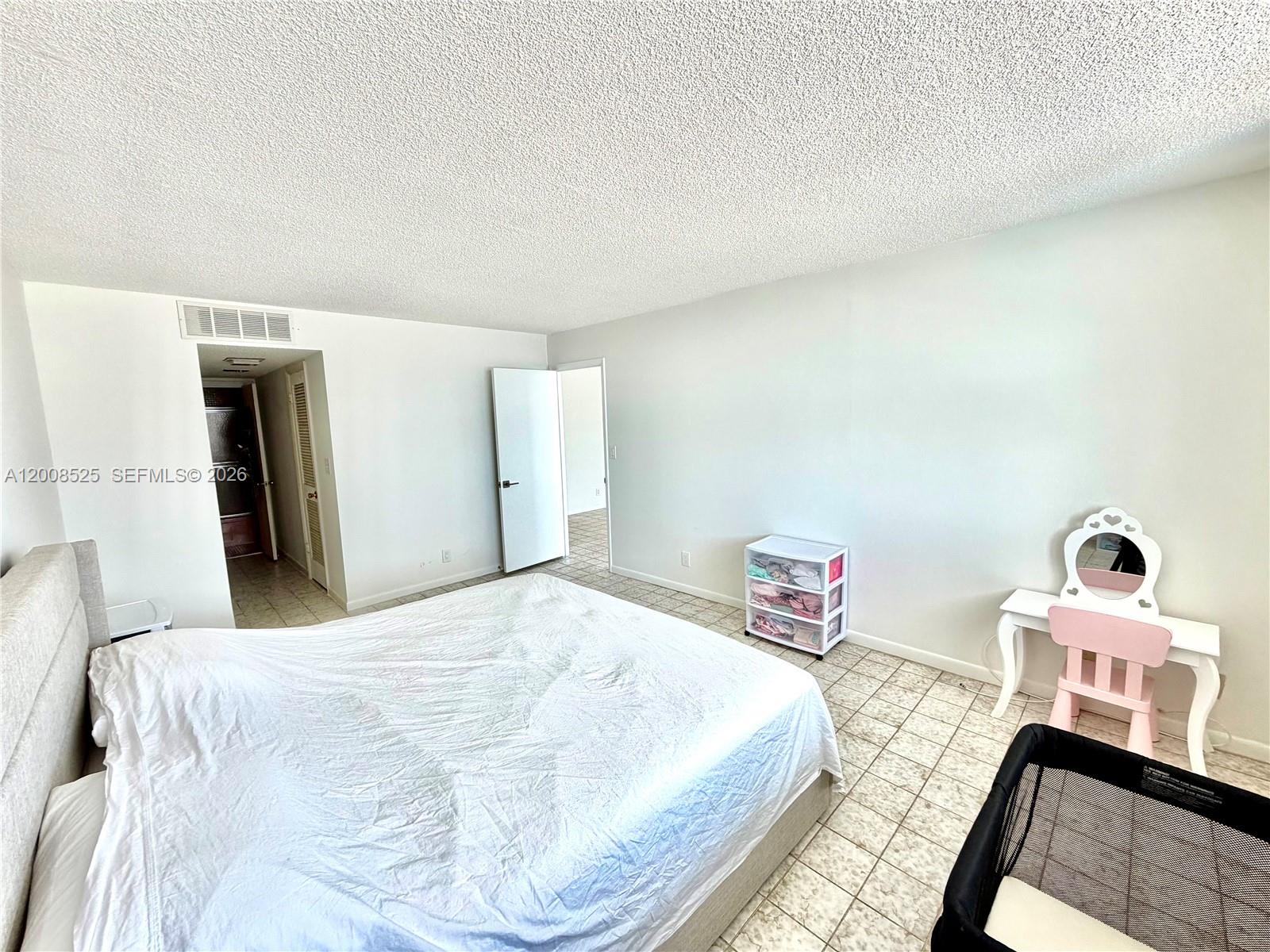 Photo of 1410 Ocean Dr  #607, Hollywood, Florida, 33019 - 