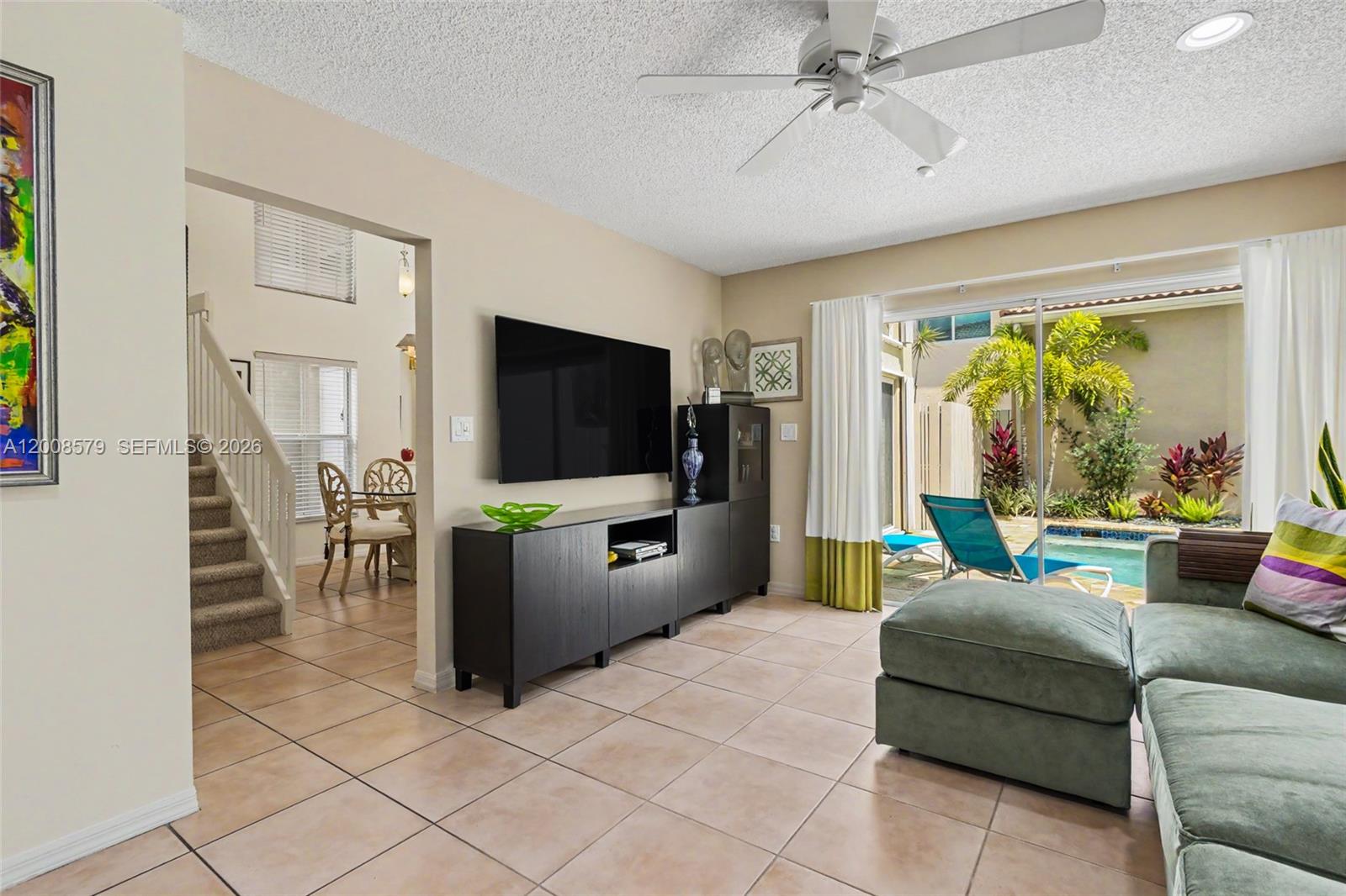 Photo of 1125 Queen Palm Ct  (1125), Hollywood, Florida, 33019 - 