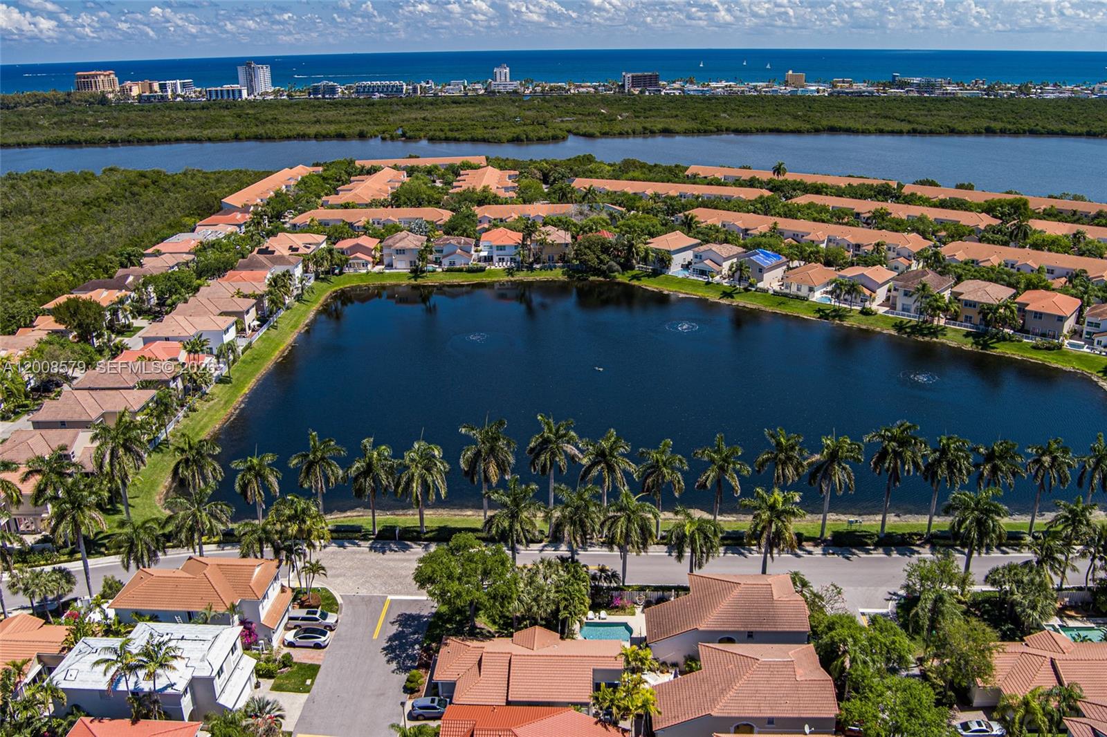 Photo of 1125 Queen Palm Ct  (1125), Hollywood, Florida, 33019 - 