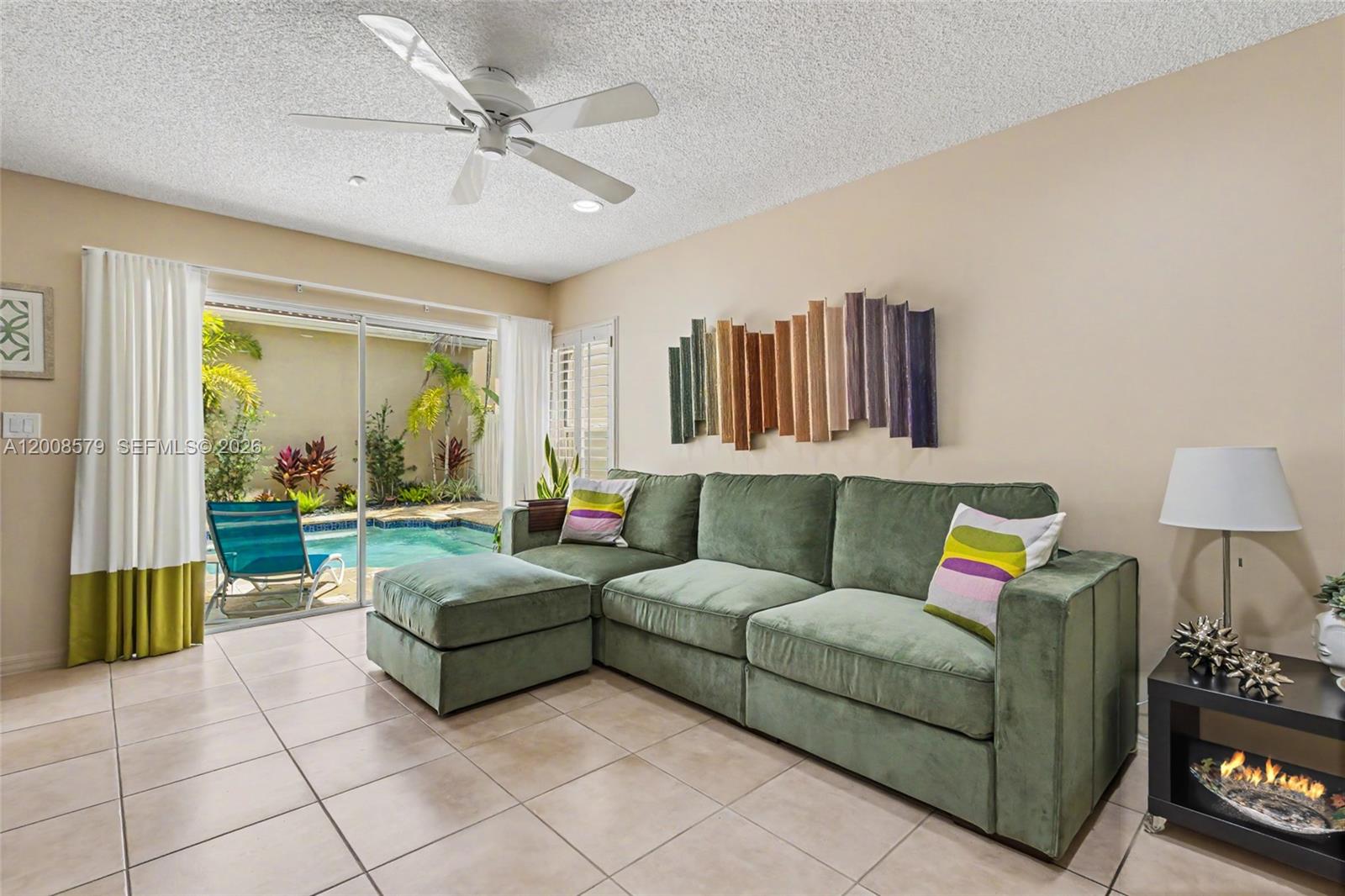 Photo of 1125 Queen Palm Ct  (1125), Hollywood, Florida, 33019 - 