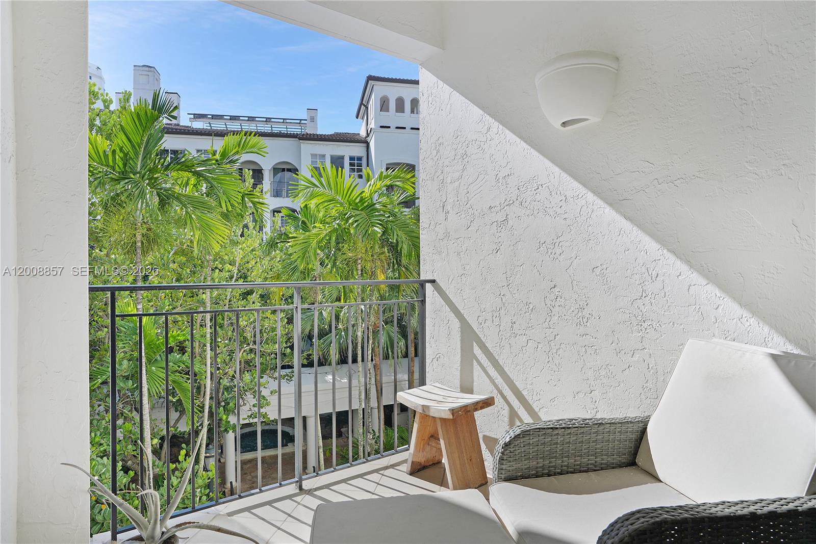 See details C307 3 / 2 1640 sq. ft. $ 2026-05-14 0 Photo