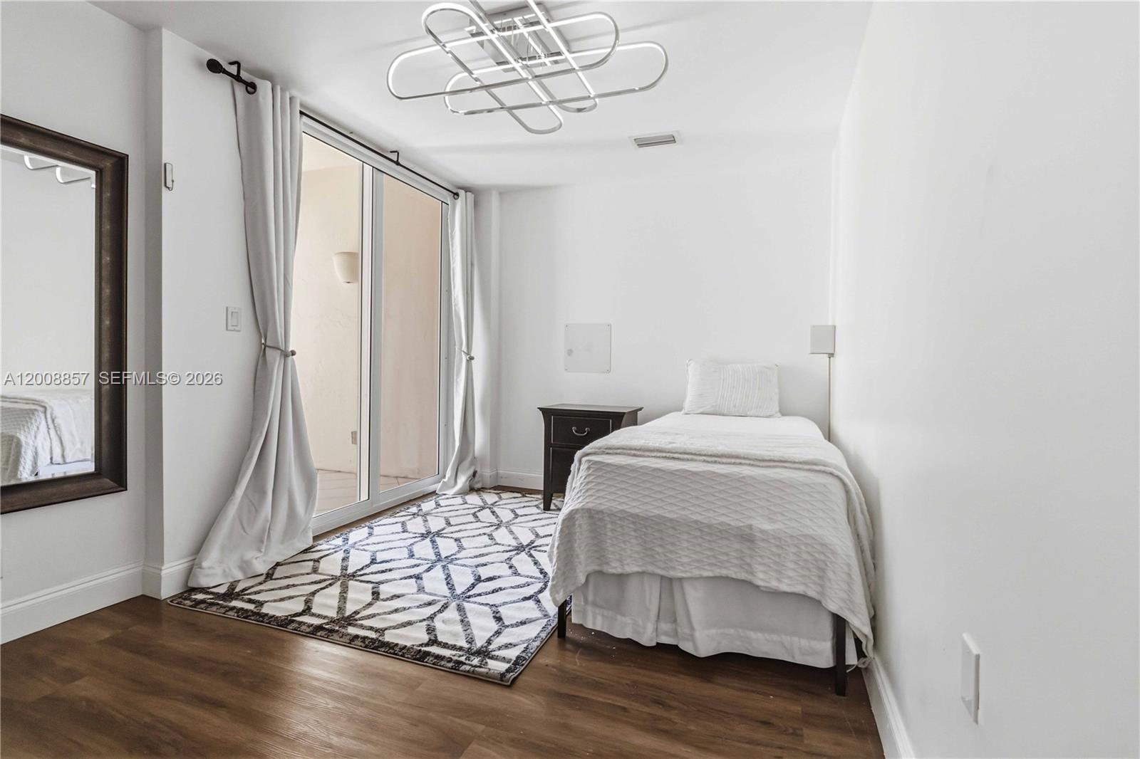 See details C307 3 / 2 1640 sq. ft. $ 2026-05-14 0 Photo