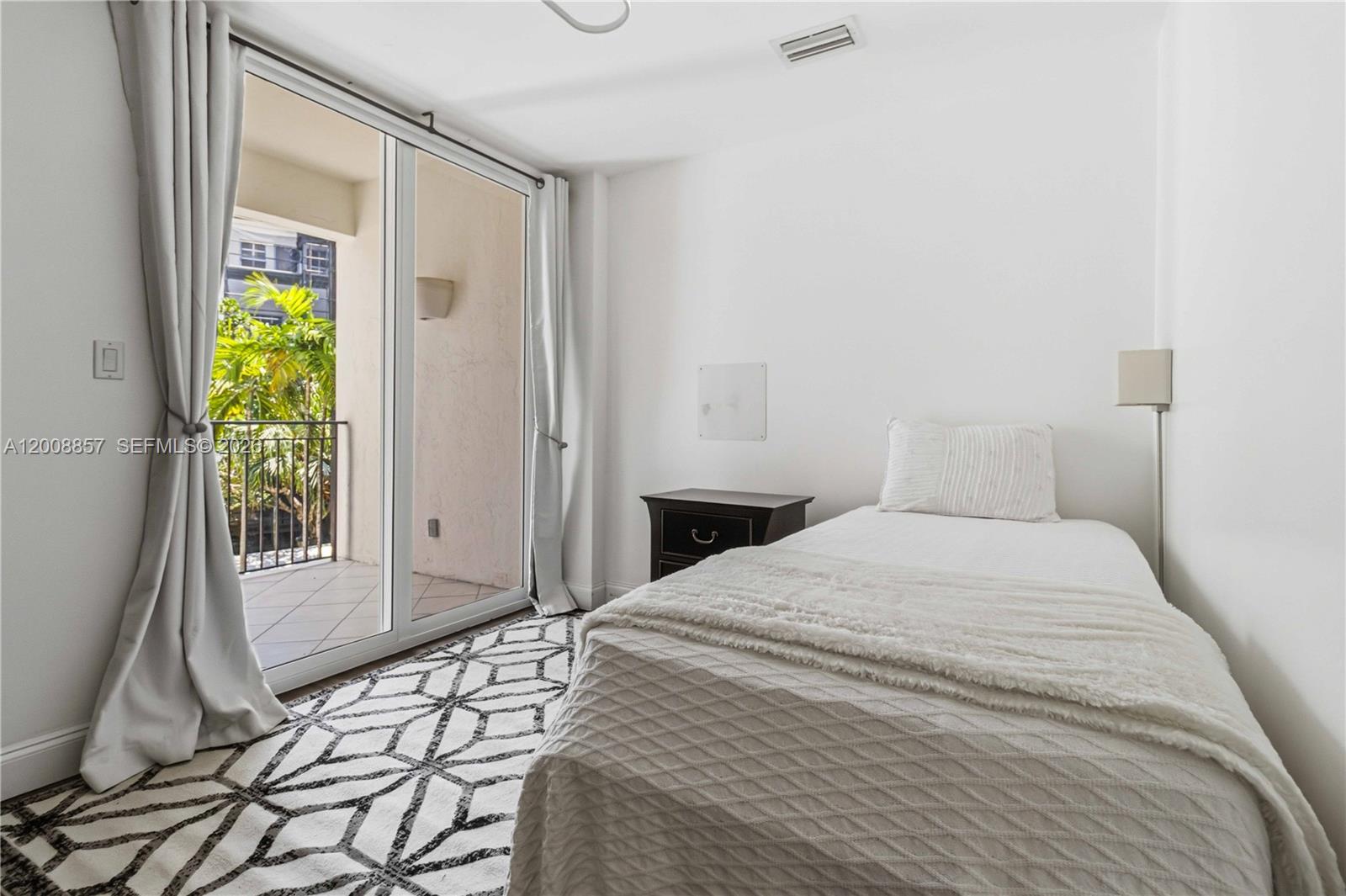 See details C307 3 / 2 1640 sq. ft. $ 2026-05-14 0 Photo