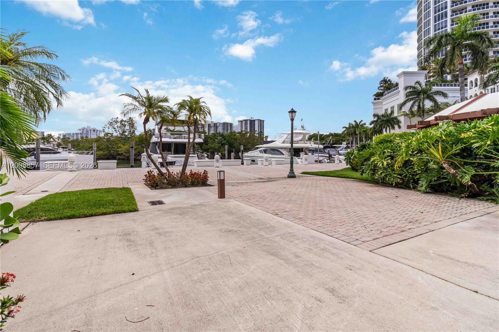 See details C307 3 / 2 1640 sq. ft. $ 2026-05-14 0 Photo