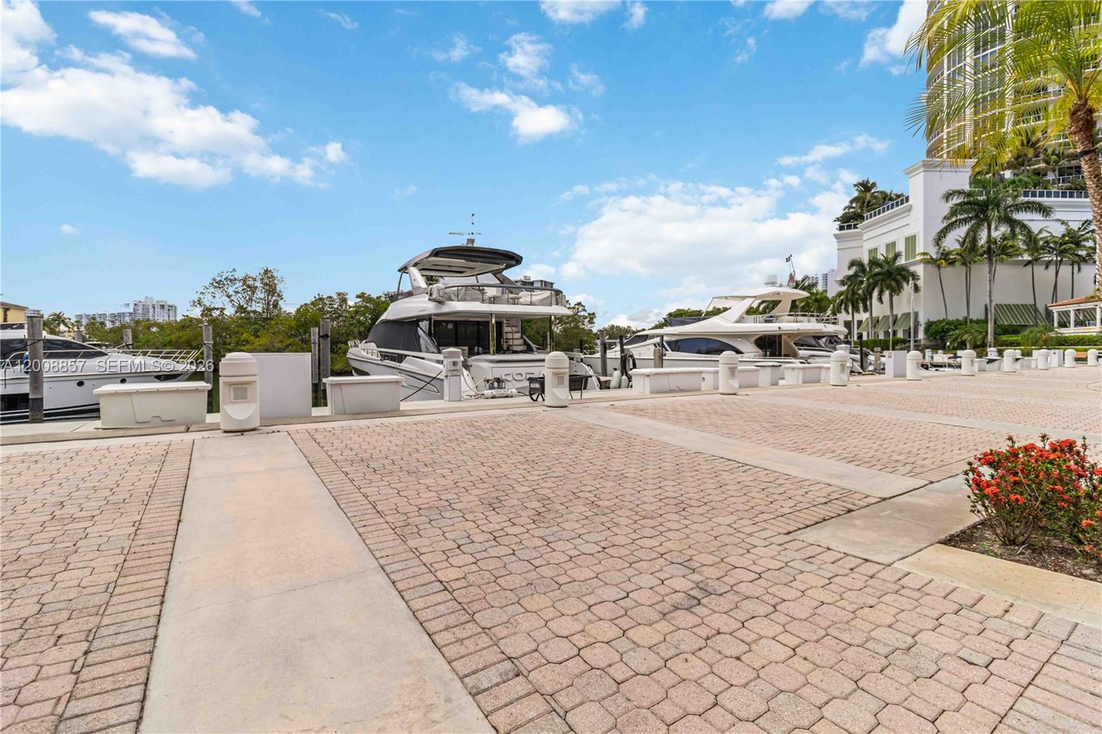 See details C307 3 / 2 1640 sq. ft. $ 2026-05-14 0 Photo