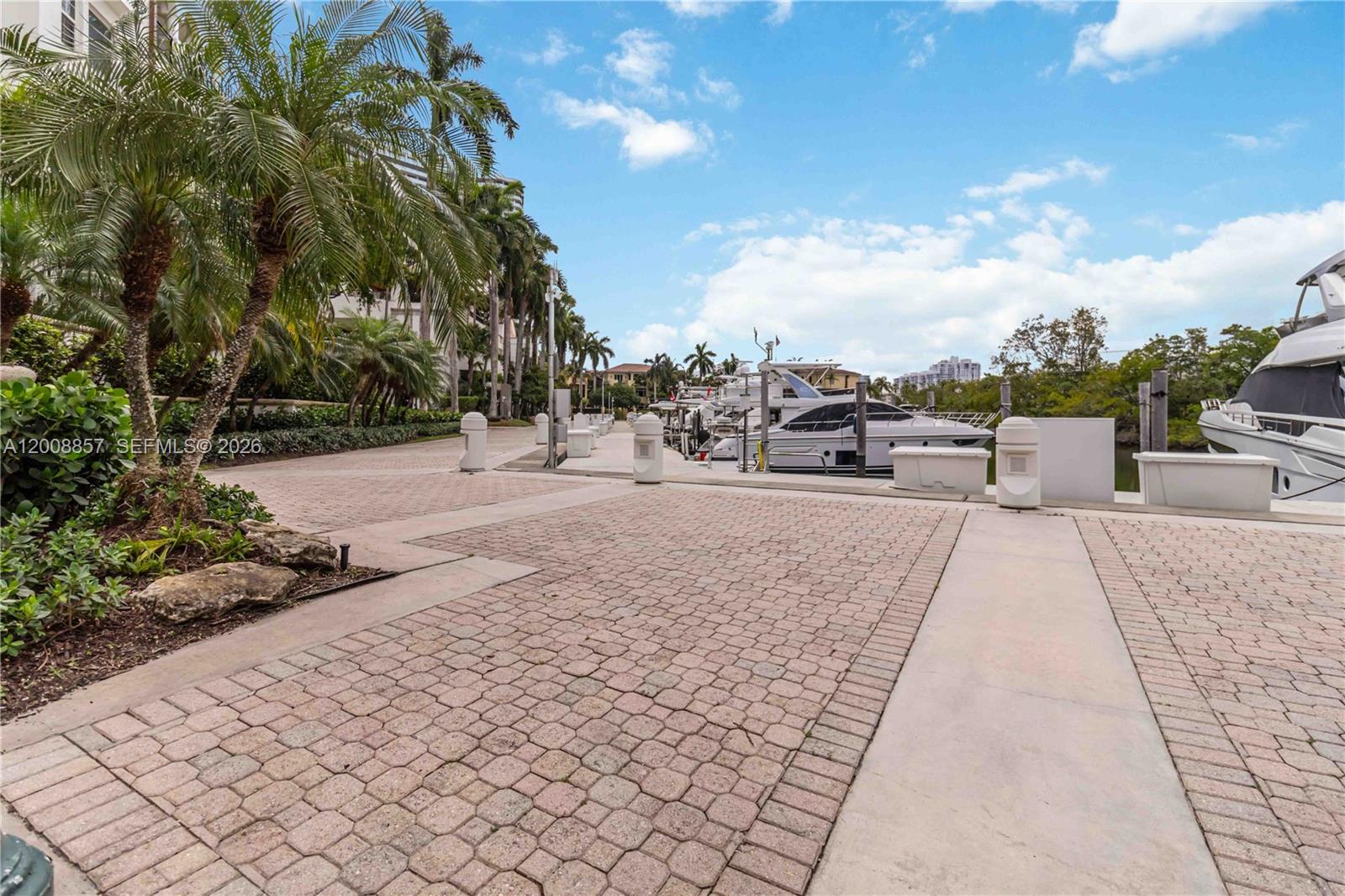 See details C307 3 / 2 1640 sq. ft. $ 2026-05-14 0 Photo