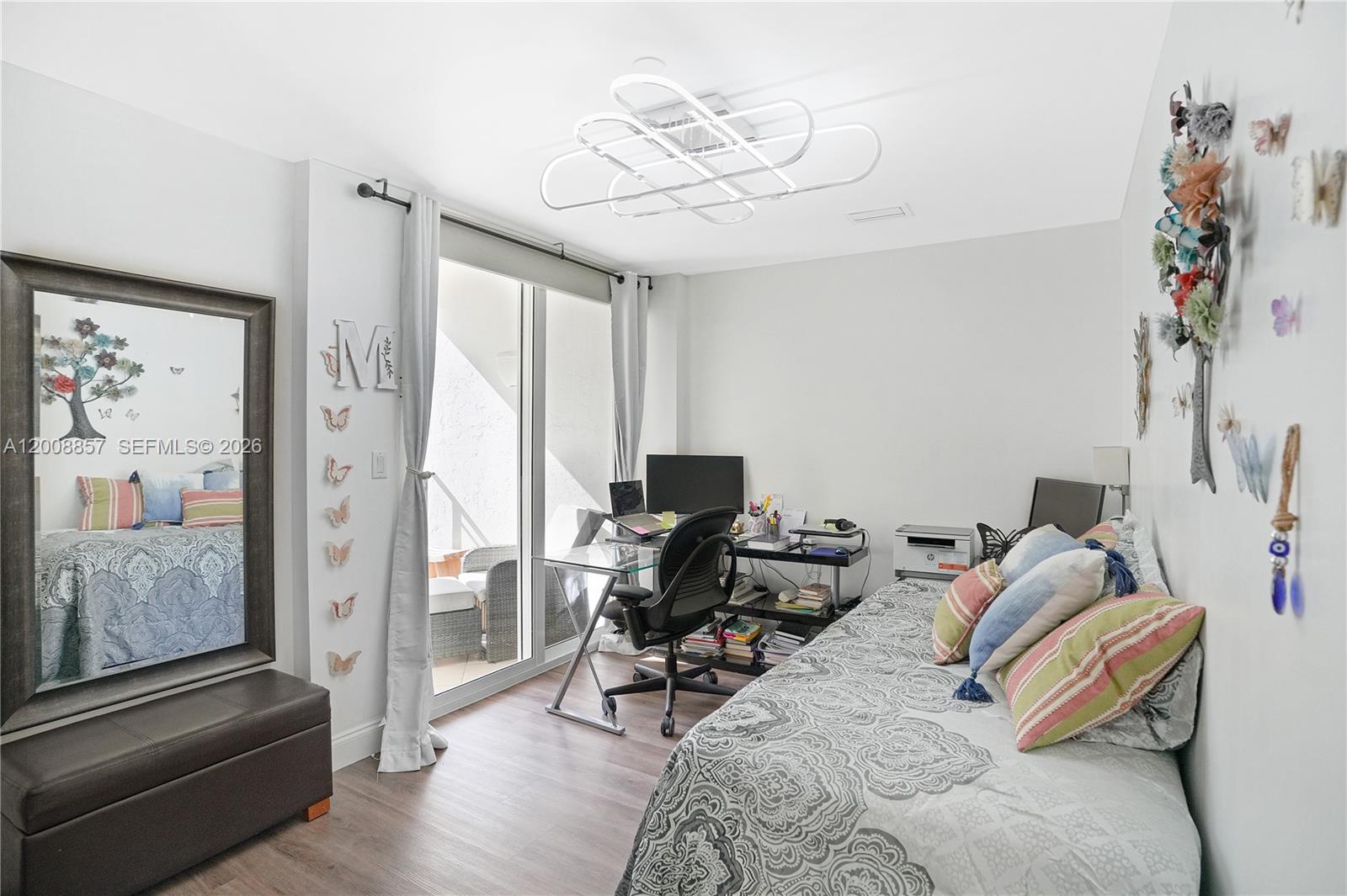 See details C307 3 / 2 1640 sq. ft. $ 2026-05-14 0 Photo
