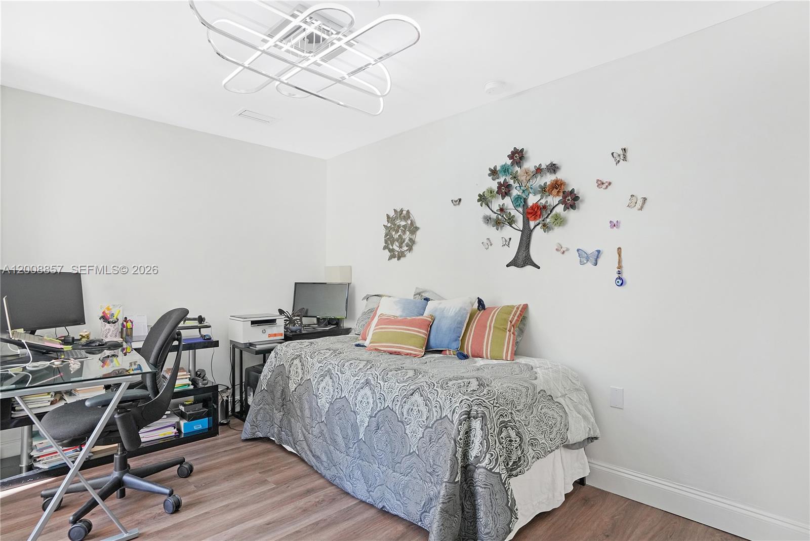 See details C307 3 / 2 1640 sq. ft. $ 2026-05-14 0 Photo