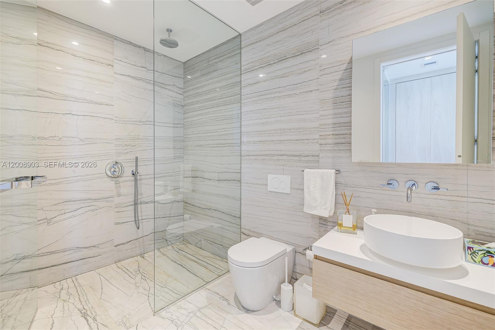 904 2 / 3 1594 sq. ft. $ 2026-04-28 0 Photo