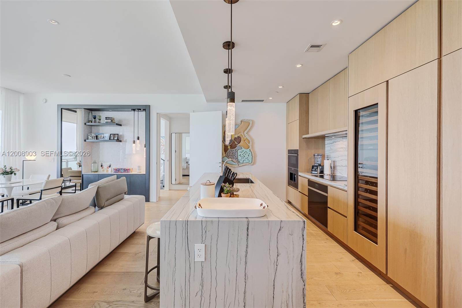 904 2 / 3 1594 sq. ft. $ 2026-04-28 0 Photo