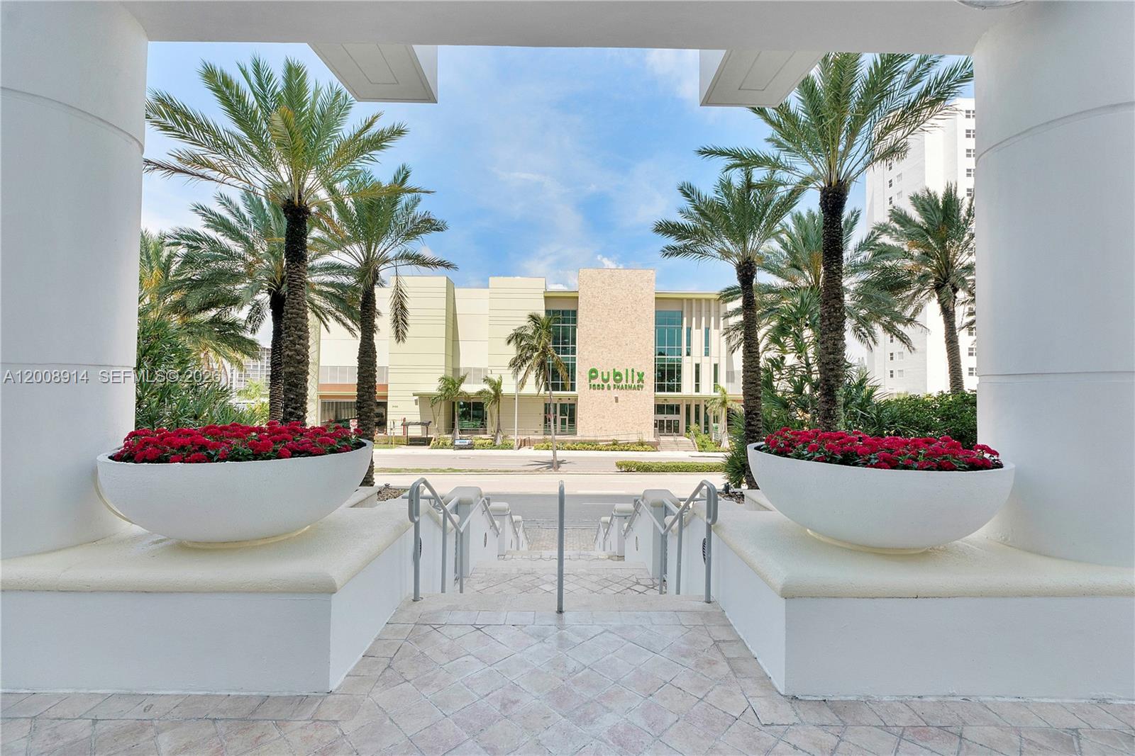 Photo of 3101 Ocean Dr #2705, Hollywood, Florida, 33019 - Publix at your front door