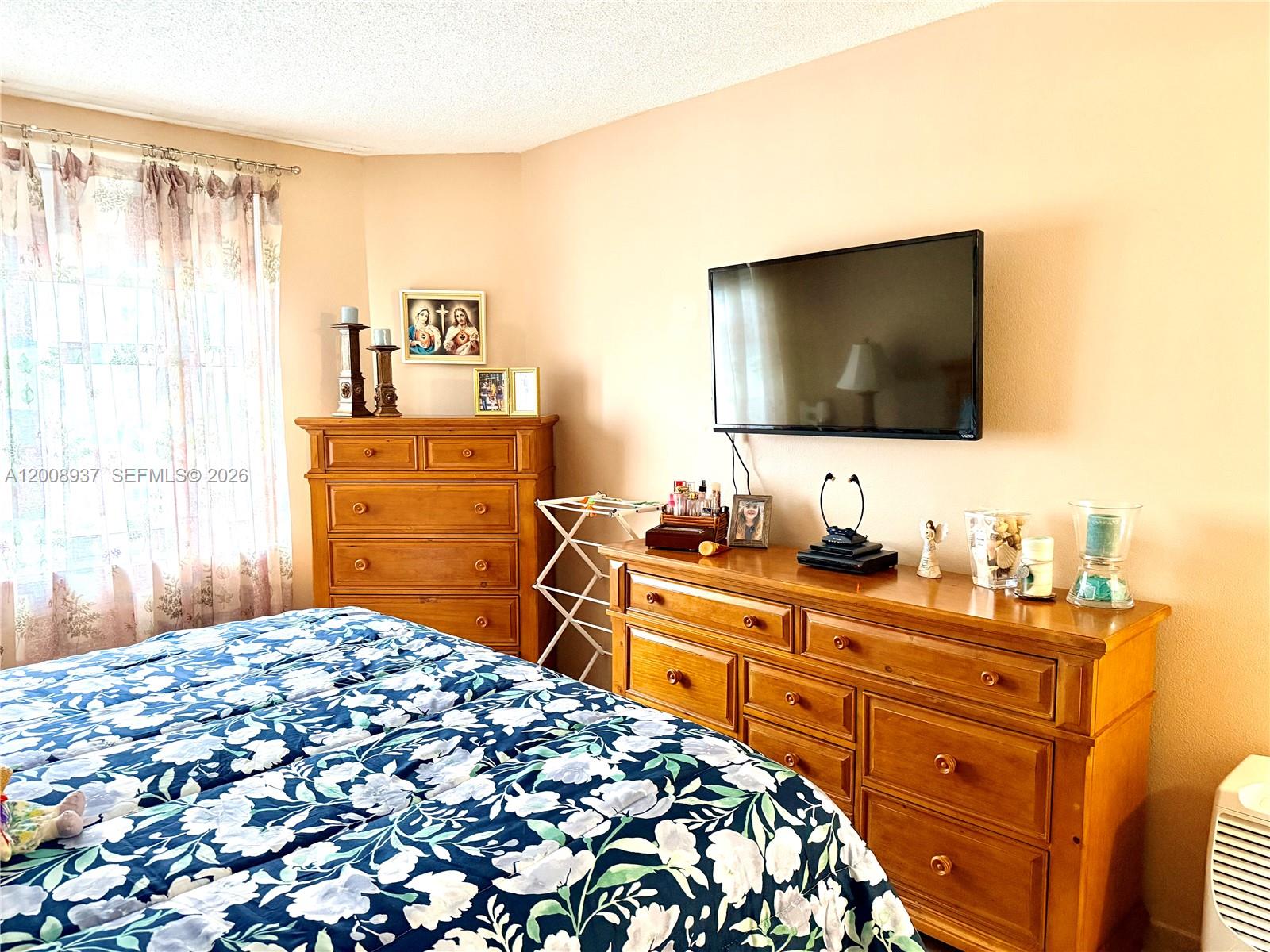 See details 5L 1 / 2 870 sq. ft. $ 2026-04-28 0 Photo