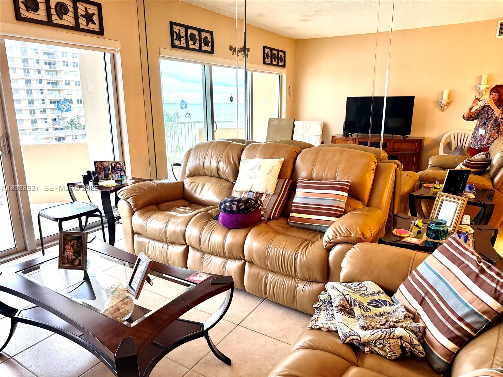 See details 5L 1 / 2 870 sq. ft. $ 2026-04-28 0 Photo