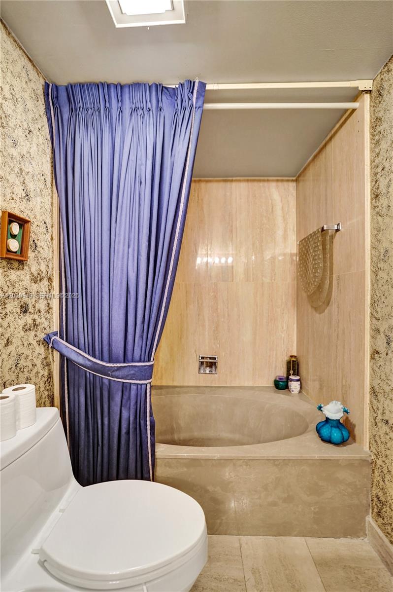 Photo of 1201 Ocean Dr  #1905N, Hollywood, Florida, 33019 - 