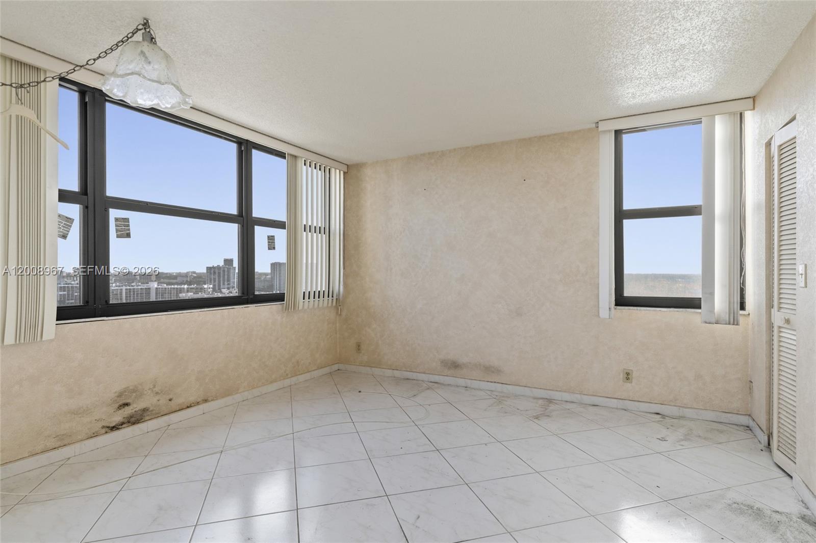 Photo of 2401 Ocean Dr  #1907, Hollywood, Florida, 33019 - 