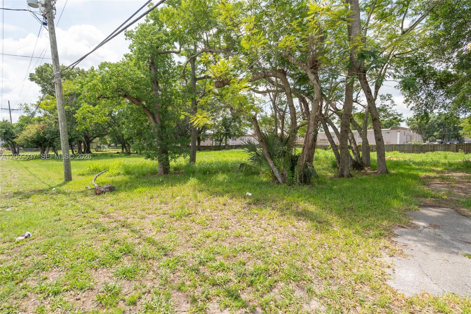   /   sq. ft. $ 2026-04-28 0 foto