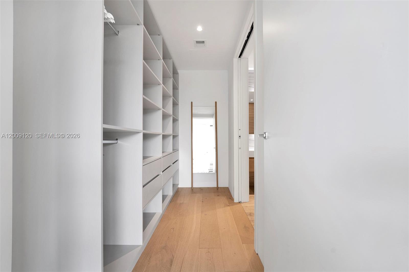 304 2 / 3 1457 sq. ft. $ 2026-04-28 0 Photo
