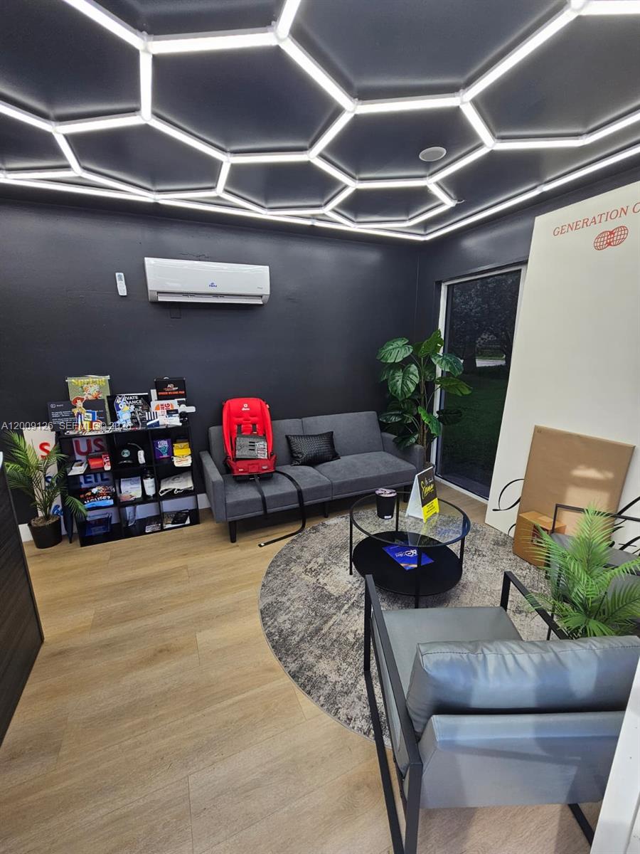 14  /   sq. ft. $ 2026-04-28 0 Photo