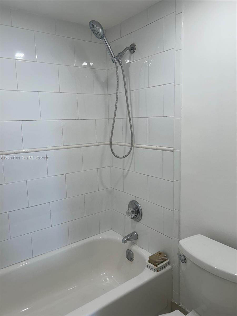 Photo of 20301 Country Club Dr  #1224, Aventura, Florida, 33180 - 