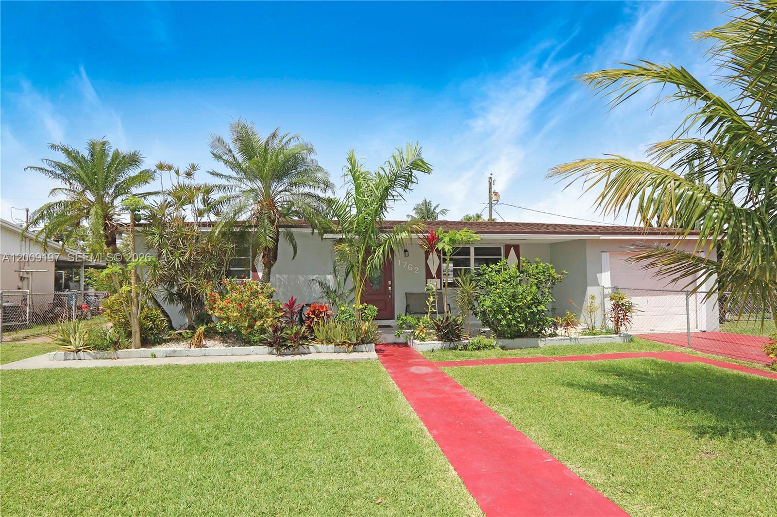 1762 3 / 2 1356 sq. ft. $ 2026-04-28 0 Photo