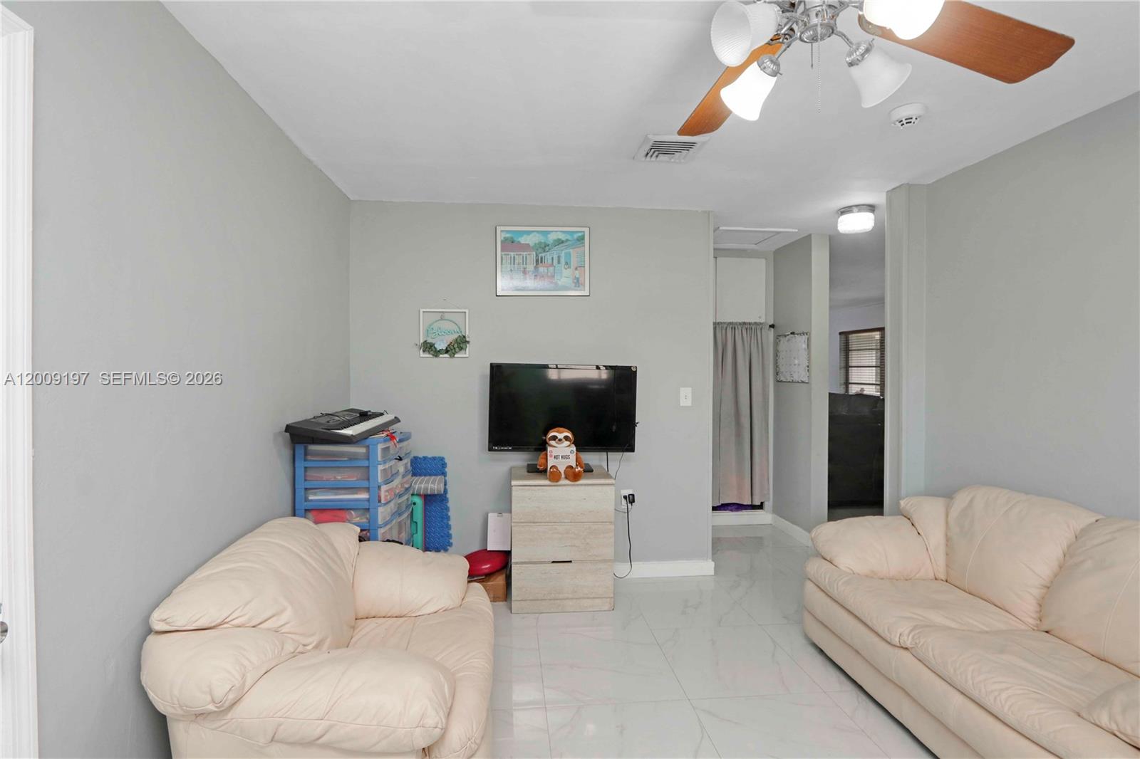 1762 3 / 2 1356 sq. ft. $ 2026-04-28 0 Photo