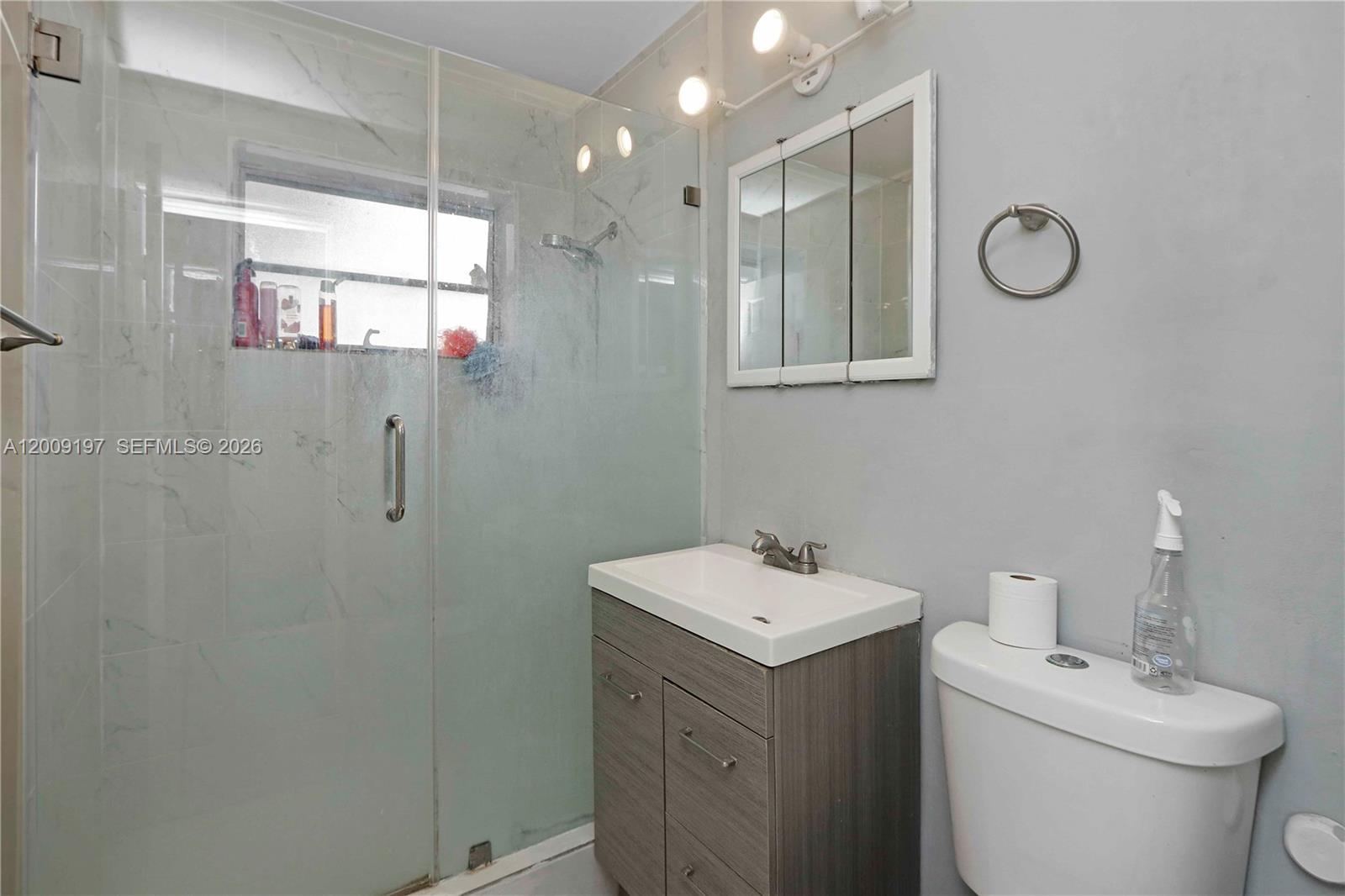 1762 3 / 2 1356 sq. ft. $ 2026-04-28 0 Photo