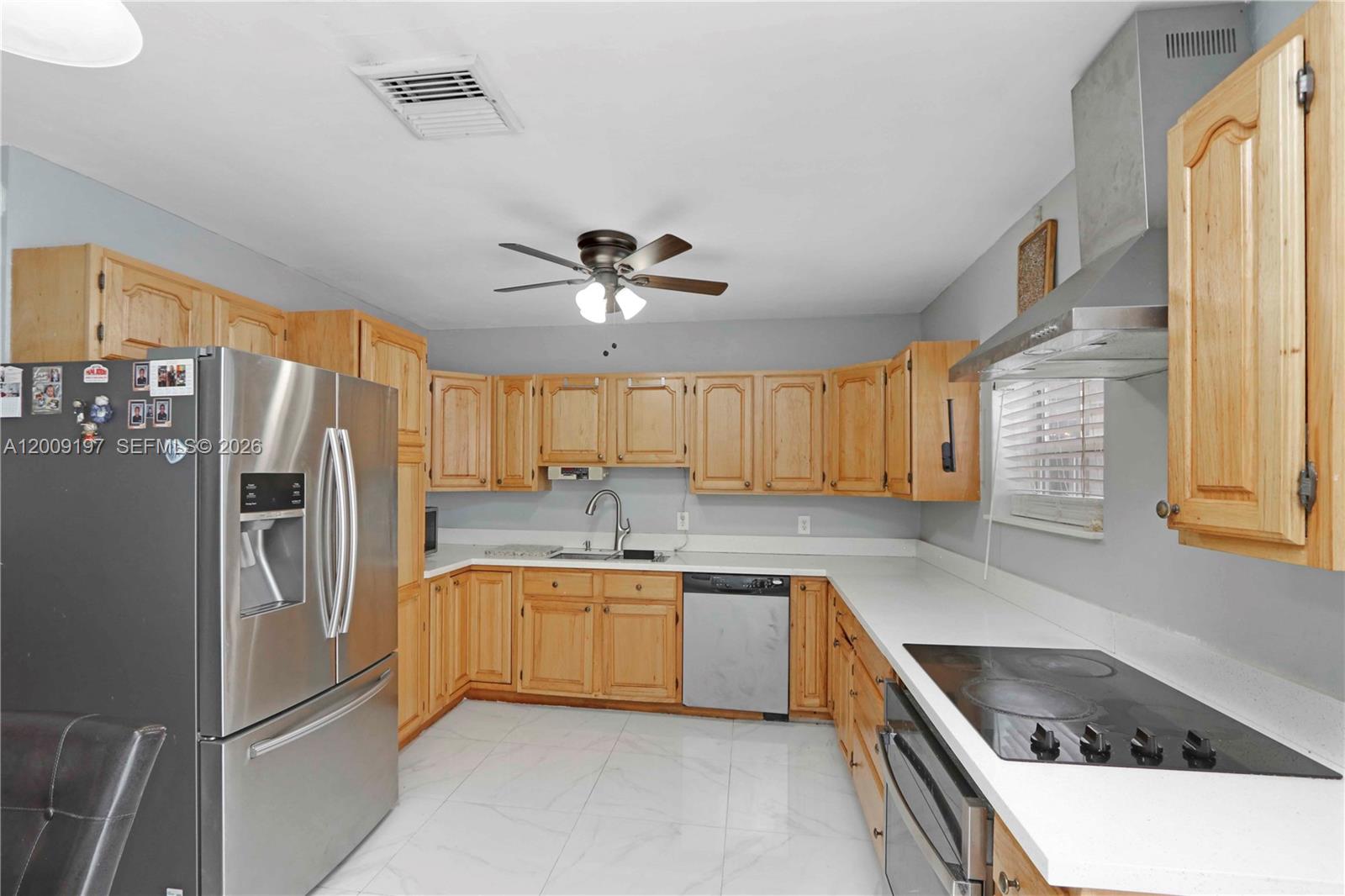 1762 3 / 2 1356 sq. ft. $ 2026-04-28 0 Photo