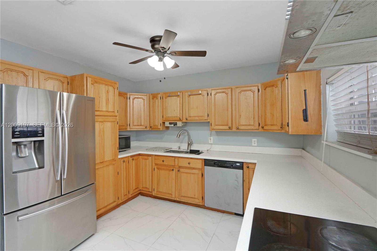 1762 3 / 2 1356 sq. ft. $ 2026-04-28 0 Photo