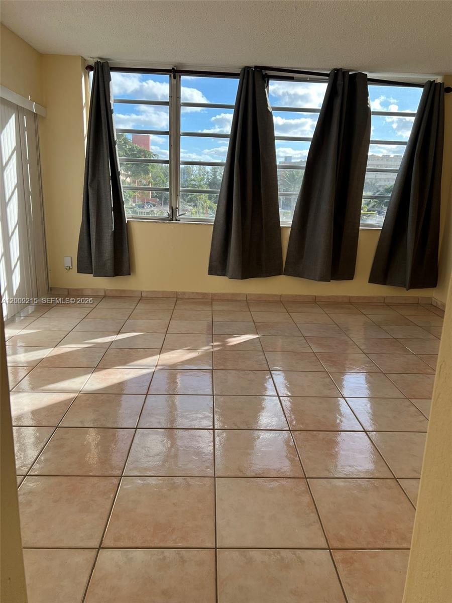 303-1 2 / 2 1315 sq. ft. $ 2026-04-28 0 Photo