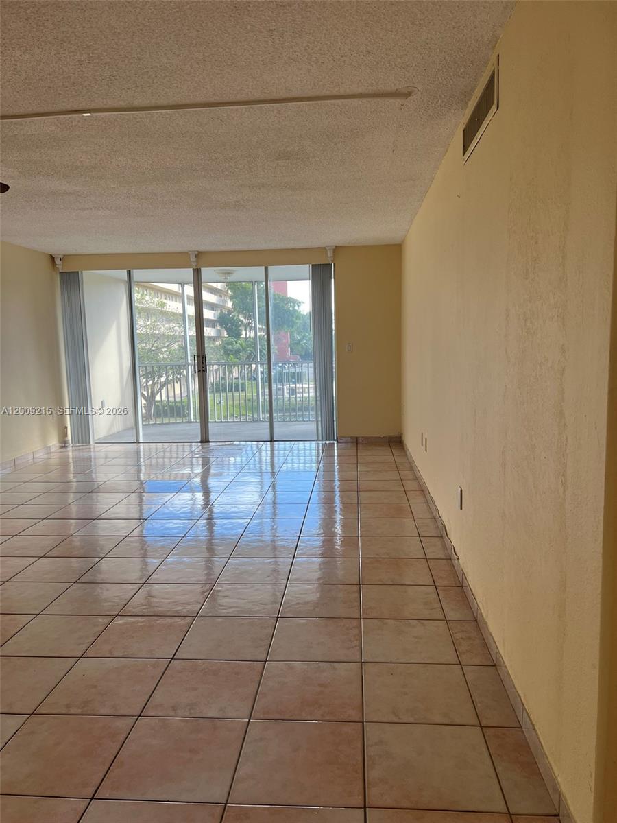 303-1 2 / 2 1315 sq. ft. $ 2026-04-28 0 Photo