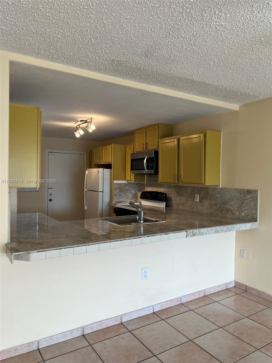 303-1 2 / 2 1315 sq. ft. $ 2026-04-28 0 Photo