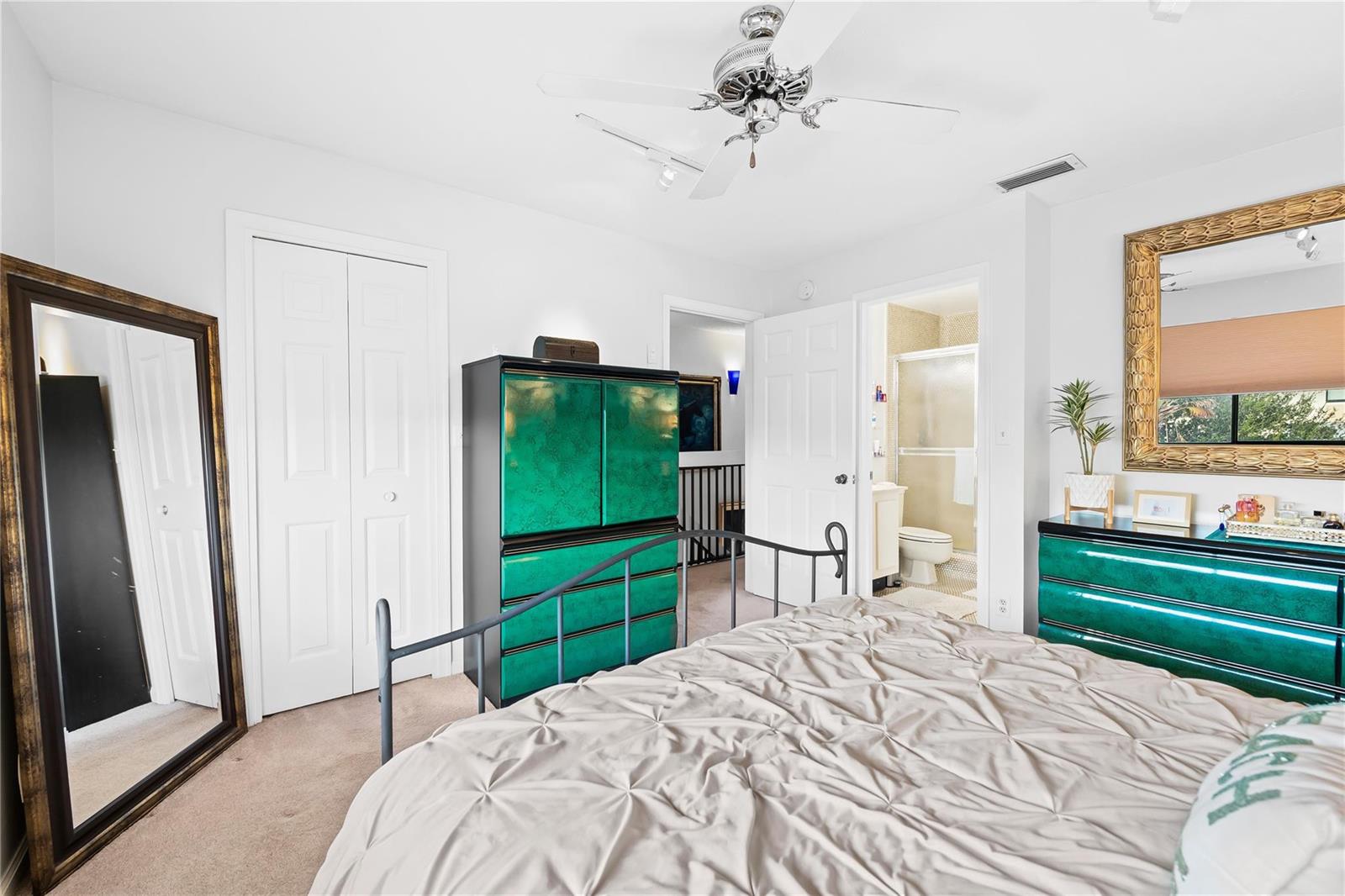 3225 3 / 3 1650 sq. ft. $ 2026-06-19 0 foto
