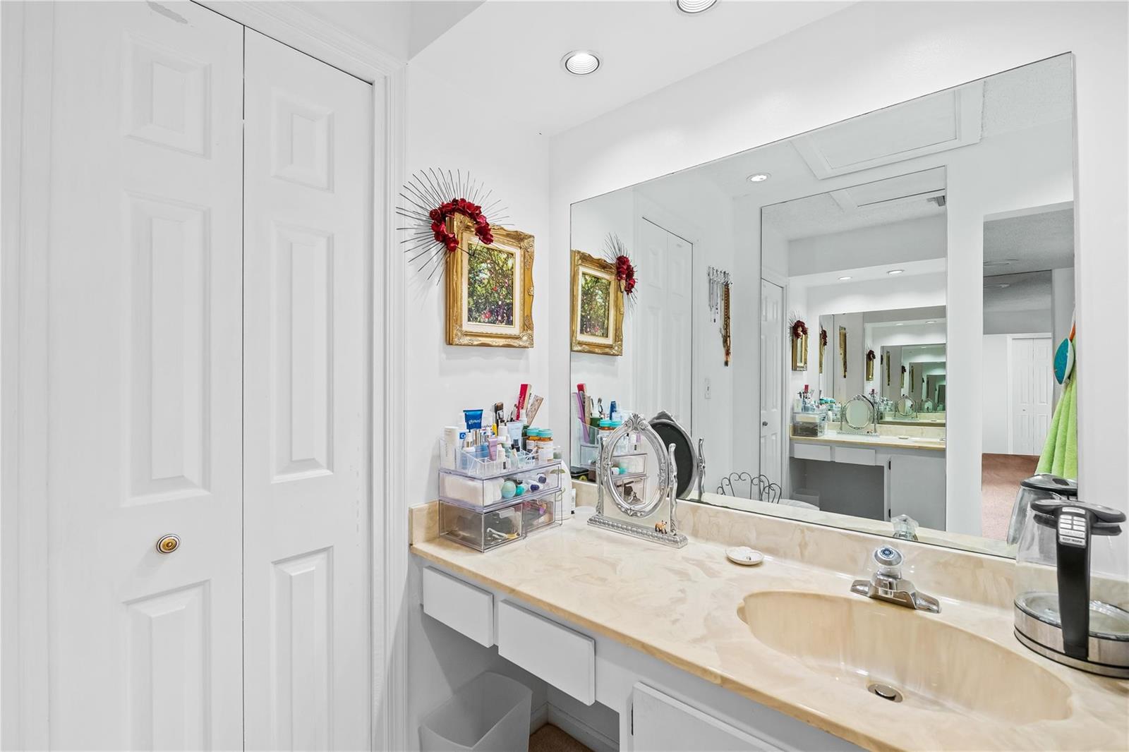 3225 3 / 3 1650 sq. ft. $ 2026-06-19 0 foto