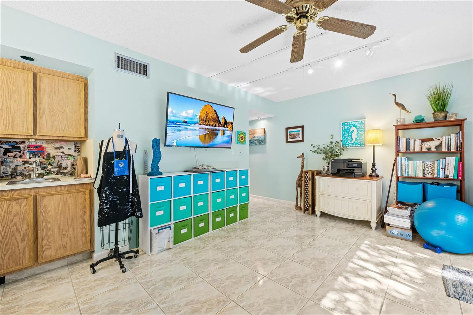 3225 3 / 3 1650 sq. ft. $ 2026-06-19 0 foto