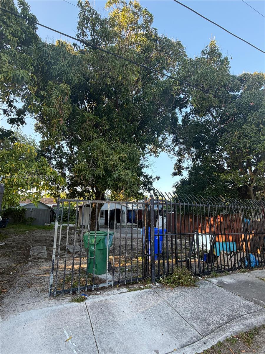 See details / 1617 sq. ft. $ 2026-05-13 0 Photo